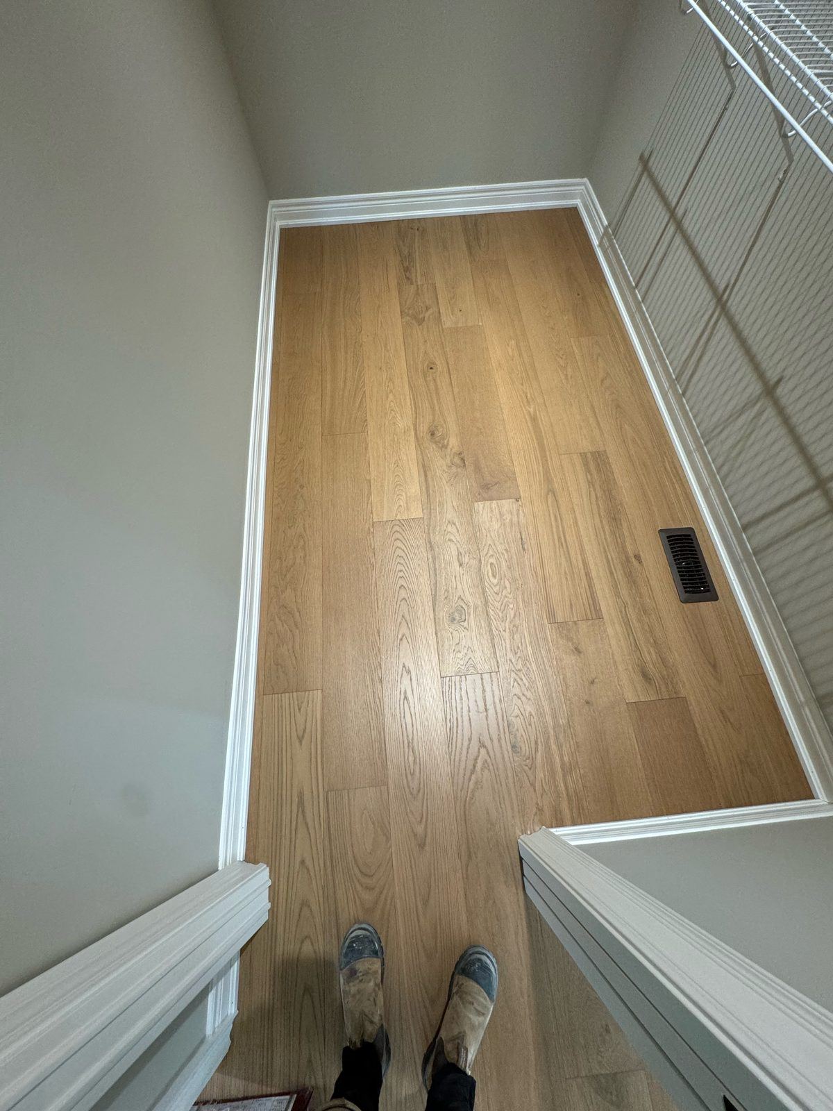 Closet baseboard, mitred corners