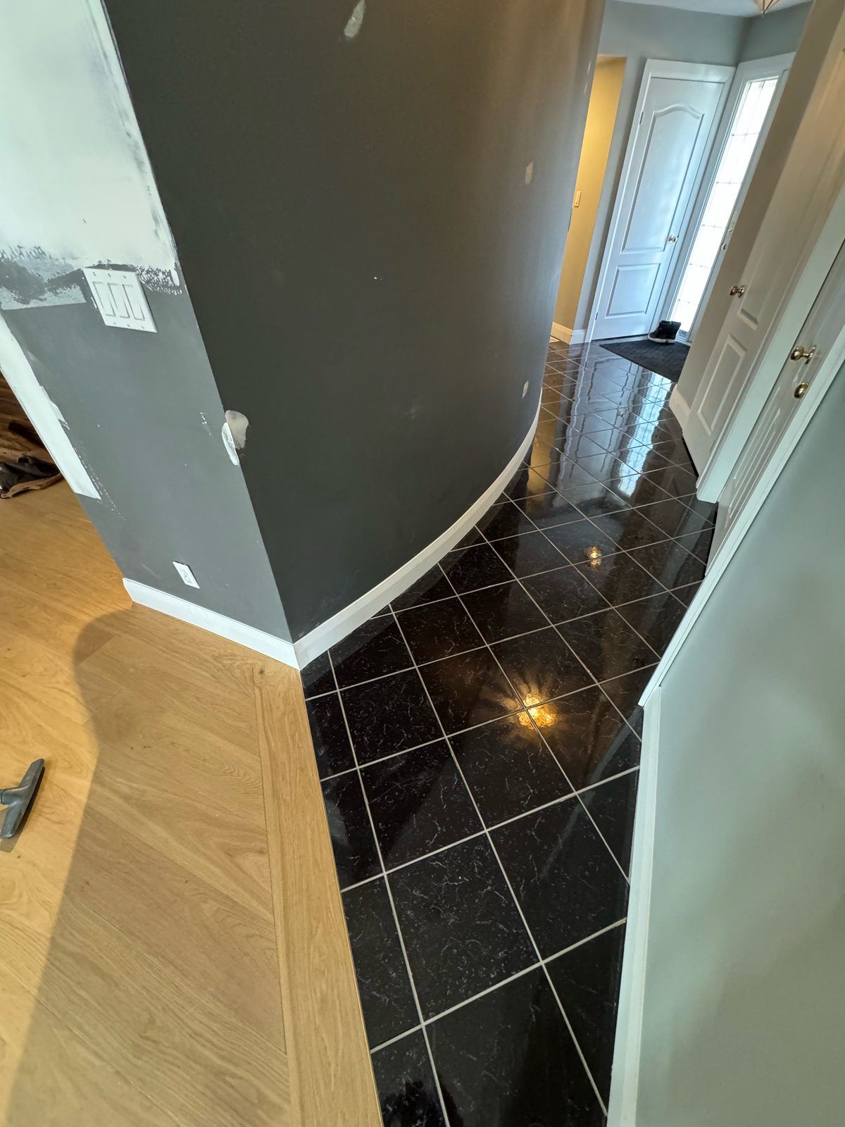 Baseboard on a curved wall
